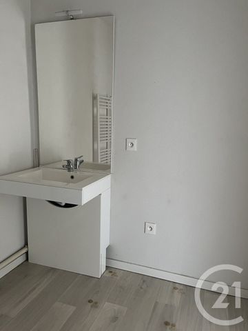 Location Appartement 3 pièces 64m² CENON 33150 - Photo 2