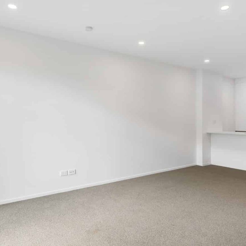 Modern Two-Bedroom Home with Private Garden - Photo 1