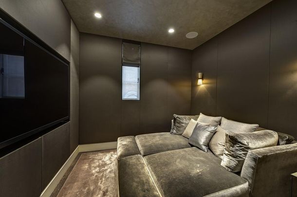 5 bedroom townhouse to rent - Photo 1