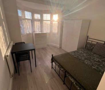 7 bedroom terraced house to rent - Photo 1