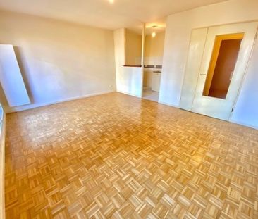 A LOUER - T2 46.05 m² - VILLEURBANNE CHARPENNES - Photo 3