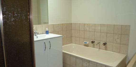 1/4 Forde Court, Wodonga VIC 3690 - Apartment For Rent | Domain - Photo 2