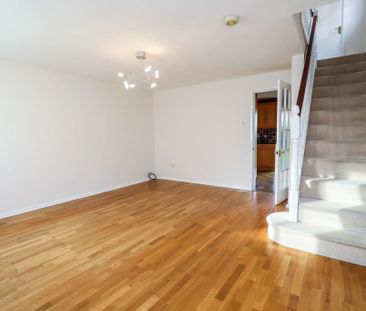 3 bedroom link detached house to rent - Photo 3