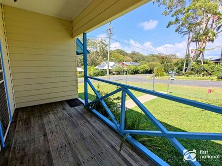 19 The Corso, Moonee Beach - Photo 3