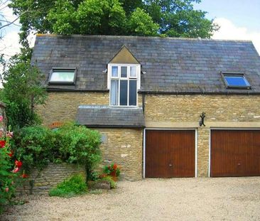 St Johns Street, Lechlade, GL7 - Photo 1