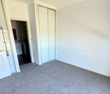 Over 55's Living: Charming 2-Bedroom Villa - Photo 3