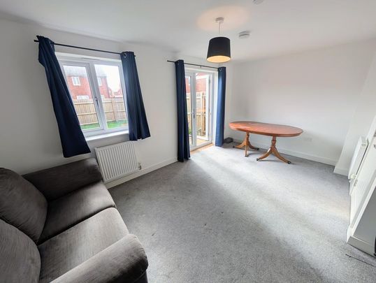 4 bedroom semi-detached house to rent - Photo 1