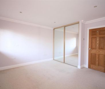 4 bedroom detached house to rent - Photo 5