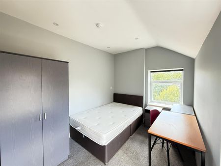 54 Holyhead Road - Photo 4