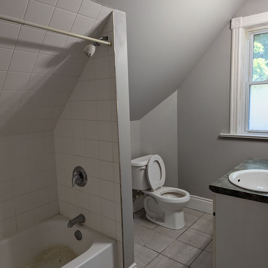 720 Queens Ave. - Photo 1