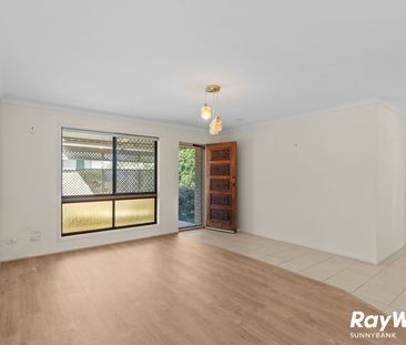 Charming Lowset Home in Quiet Street - Photo 4