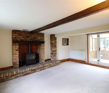 2 bedroom detached house to rent - Photo 4