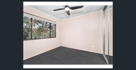 PERFECTLY LOCATED INNER CITY SPACIOUS APARTMENT - Photo 4