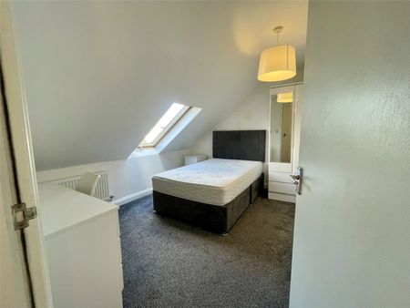 2 Bedroom - Photo 4