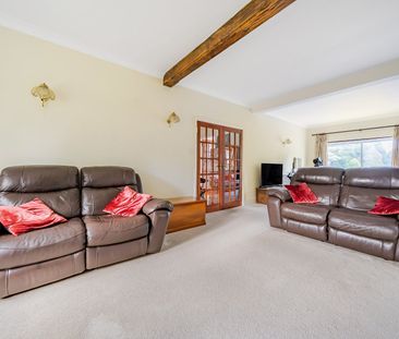 Detached House to rent - Oxenden Wood Road, Orpington, BR6 - Photo 5