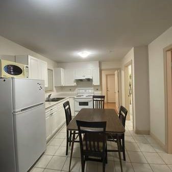 2 bed 1 bath ground unit near E41st Ave - Photo 4