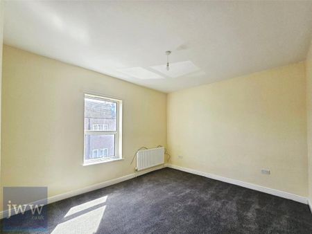 2 bedroom end of terrace house to rent - Photo 3