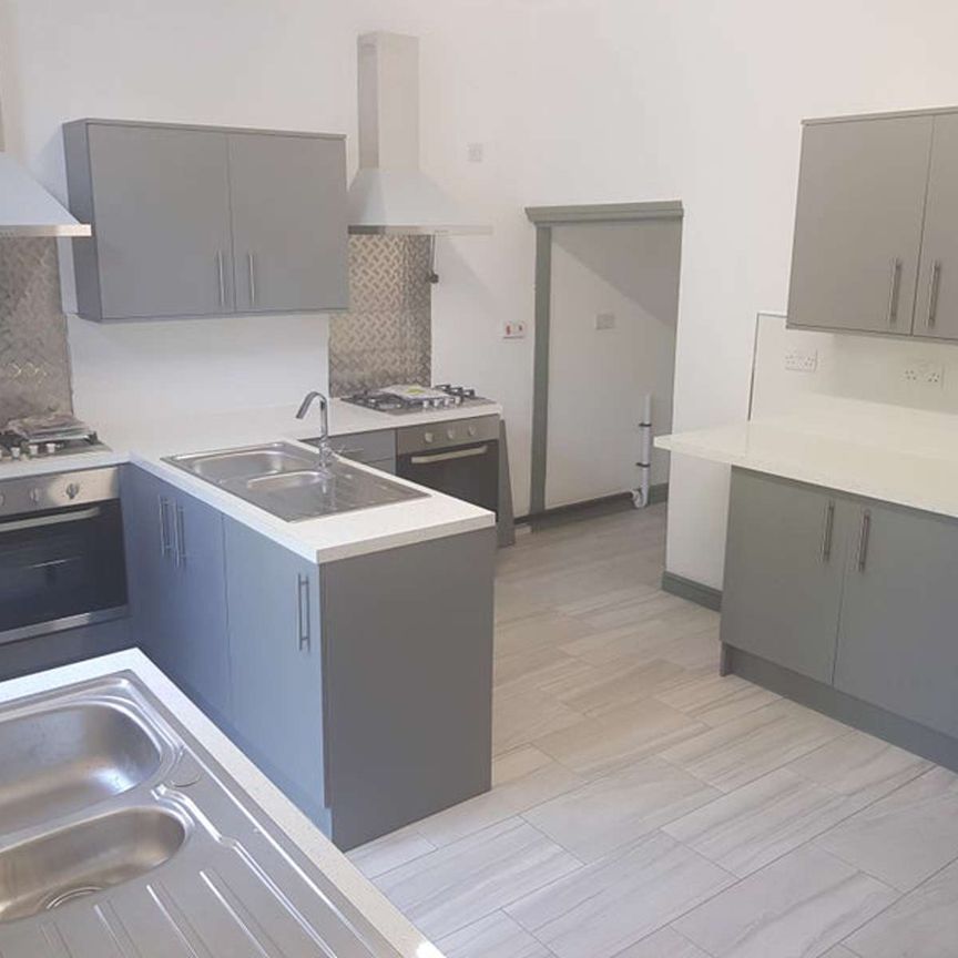 Wellington Road Room 2 - Photo 1