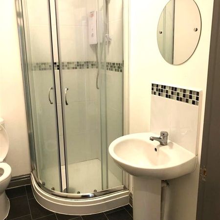 1 Bed Flat, Marlborough Grove, CH43 - Photo 3