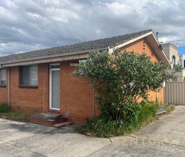 Neat Unit in Top Location - Photo 6