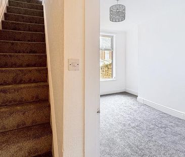 3 bedroom terraced house to rent - Photo 6