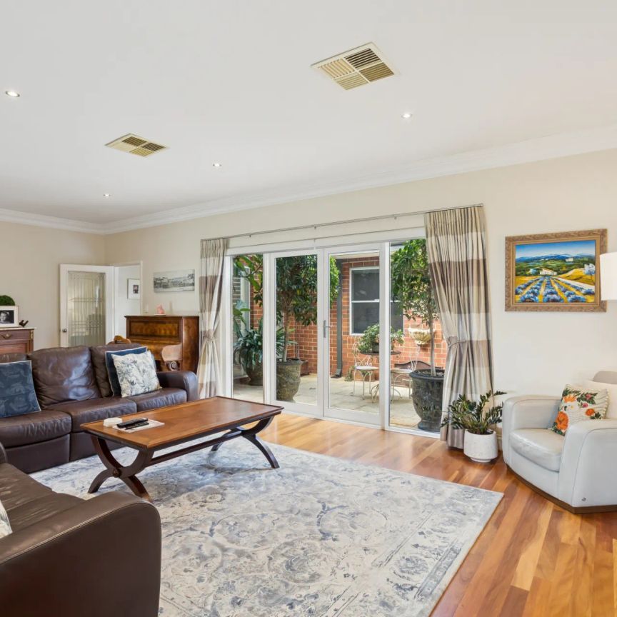 Family Living in the heart of Woodbridge - Photo 1