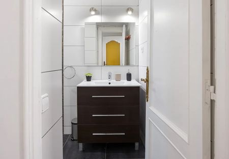 Calle de Cavanilles, Madrid, Community of Madrid 28007 - Photo 4