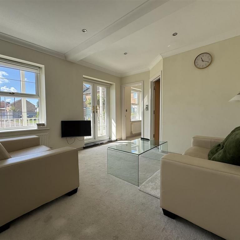 2 bedroom flat to rent - Photo 1