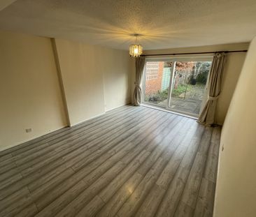 2 Bed Terraced House, The Meadows, NG2 - Photo 2