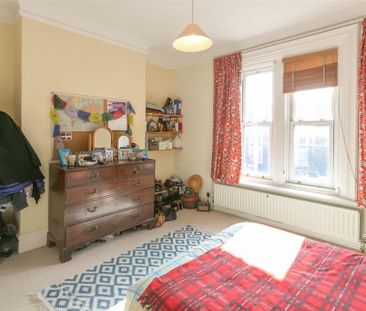 5 bedroom end of terrace house to rent - Photo 6