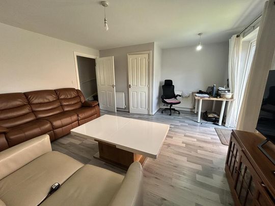 3 bedroom semi-detached house to rent - Photo 1