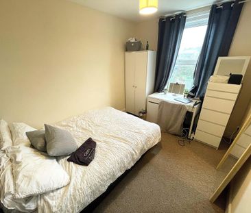 4 bedroom terraced house to rent - Photo 6