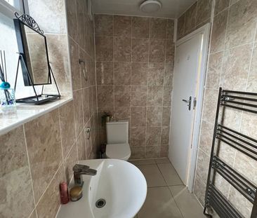 Room in a Shared House, Leggatt Road, E15 - Photo 6