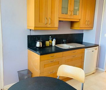 Résidence avec piscine Parc Saint Cyr - 3 pièces - Photo 4