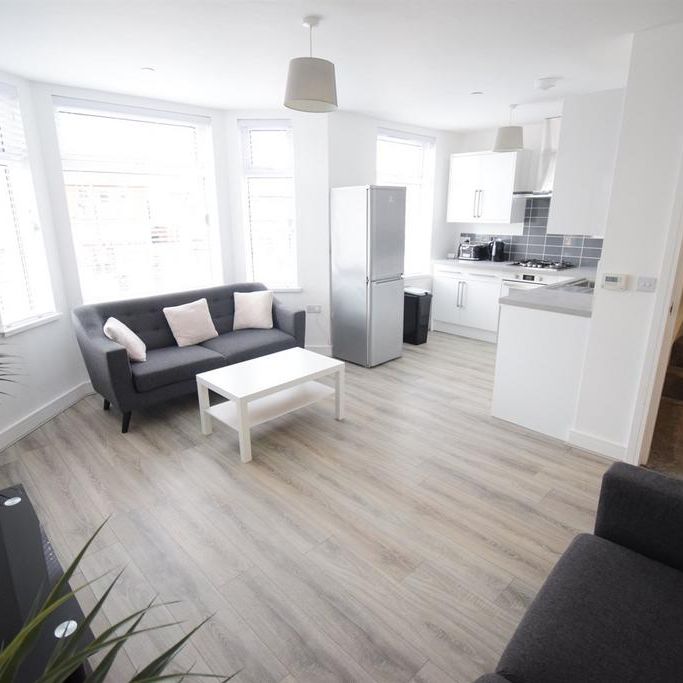 2 bedroom house to rent - Photo 1