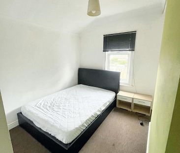 1 bedroom in a house share to rent - Photo 5
