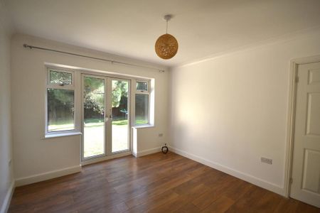 3 bedroom semi-detached house to rent - Photo 2