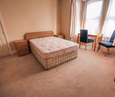 Detached Four Bedroom Student House, Winton - Photo 5