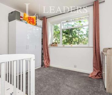 Garlands Road, Redhill, RH1 - Photo 2