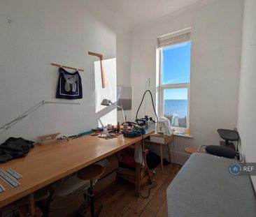 2 bedroom flat to rent - Photo 6