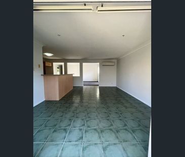 Ideal Family Home - Photo 3