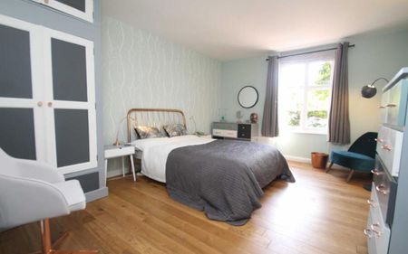 A fantastic one bedroom flat with a private patio in Kingsdown. Pets considered. Please be aware there is no parking available. - Photo 4