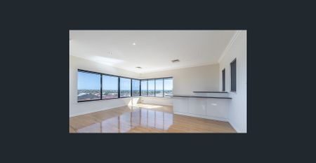 Magnificent 2-Storey Home - An Entertainer's Dream! - Photo 4