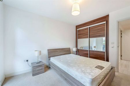 The development offers residents a number of amenities including; a 24-hour concierge, gym, and commercial and retail space for a variety of businesses, shops, and cafes. - Photo 4