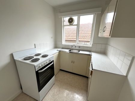1/8 Shirley Grove, St Kilda East VIC 3183 - Apartment For Rent | Domain - Photo 5