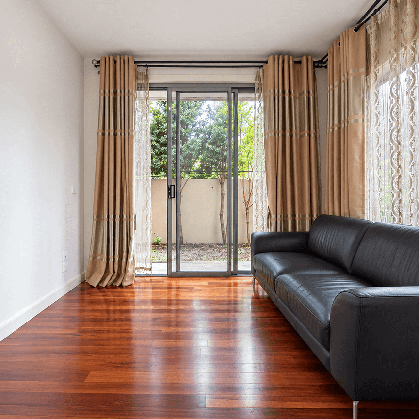 Fully Furnished Townhouse Offering Comfort and Convenience in Glenroy - Photo 1
