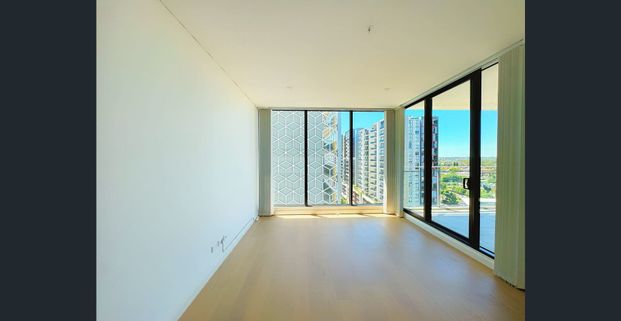 One bedroom + multiple-purpose room FOR LEASE - Photo 1