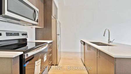 Condo Townhouse For Lease | E9298265 - Photo 5