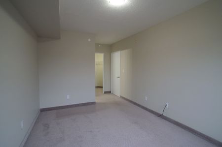 For Lease - 239 Auburn Drive Unit# 411, Waterloo, Ontario - Photo 3