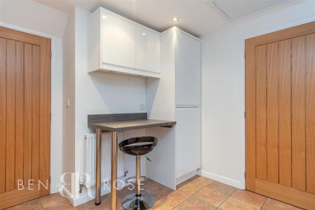 3 bedroom detached house to rent - Photo 2